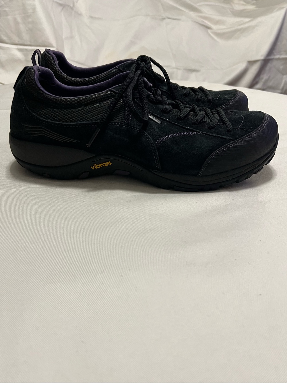 Dansko Womens Black Suede Waterproof Walking Shoes with Triple Density Footbed